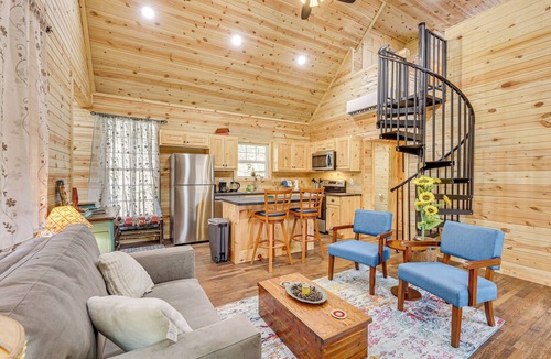 Edray Cabin | Hike & Fish: Marlinton Cabin w/Fire Pit & Views!