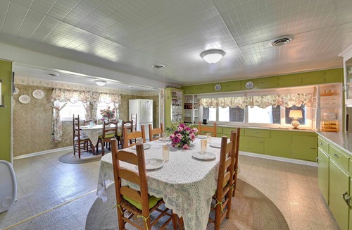 Waneta House | Hike & Fish: Rustic, Timeless McKee Home w/Yard