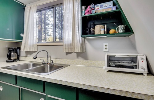 Wasco County Cabin | Hike, Fish & Ski! Waterfront Tygh Valley Cabin