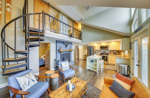 Bonner County Cabin | Hike, Fish & Unwind: Cocolalla Lake Home w/Dock!