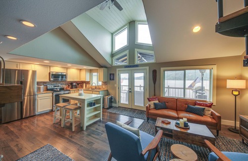 Bonner County Cabin | Hike, Fish & Unwind: Cocolalla Lake Home w/Dock!