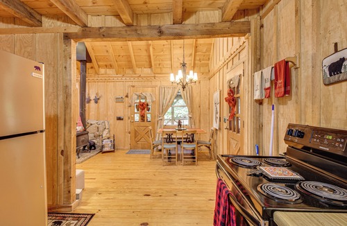 Sautee Nacoochee Cottage | Hike & Fish: Wooded Cabin Near Downtown Helen