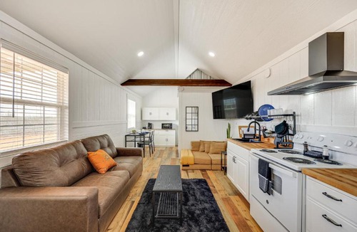 Cotulla Apartment | Hike, Hunt & Fish: Pet-Friendly Studio in Dilley!