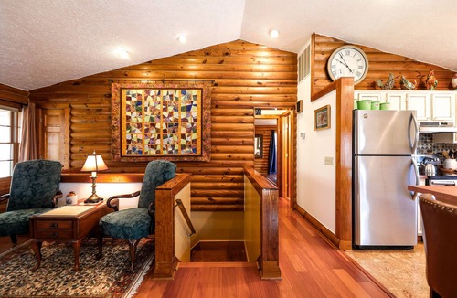 Lovingston Cabin | Hike-Nap-Sip-Repeat! 5-Star Shenandoah Cabin w/WOW Views Lovingston VA