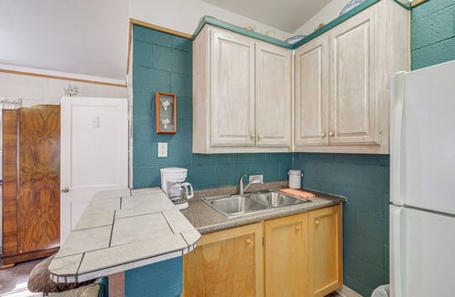 Whitney Apartment | Hike On-Site: Lake Whitney Studio Hideaway