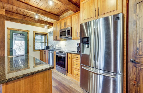 Soddy-Daisy Apartment | Hike & Relax Fireside: Peaceful Gem in Soddy-Daisy