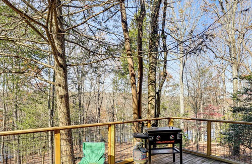 Soddy-Daisy Apartment | Hike & Relax Fireside: Peaceful Gem in Soddy-Daisy