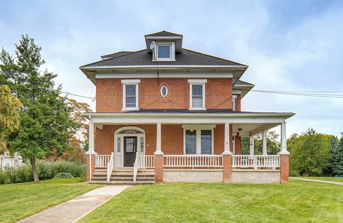 Rohrerstown House | Hike, Shop & Explore: Apt 1 Mi to Dtwn Lancaster!