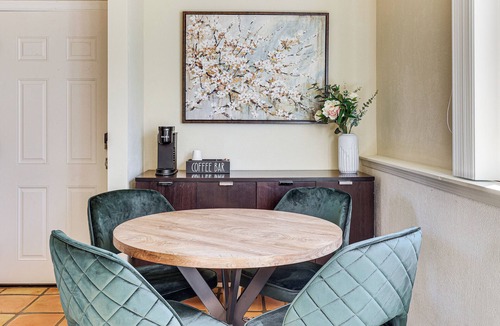Fallbrook Cottage | Hike, Sip & Explore: Couples Retreat in Fallbrook