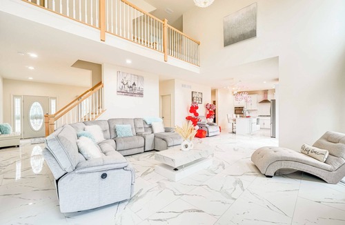 Jonas House | Hike, Sip & Ski: Spacious Poconos Home