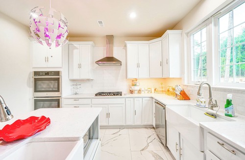 Jonas House | Hike, Sip & Ski: Spacious Poconos Home