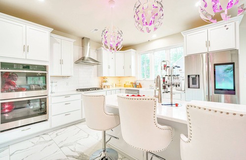 Jonas House | Hike, Sip & Ski: Spacious Poconos Home