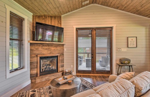 Glenville House | Hike, Ski & More! Pet-Friendly Home in Glenville