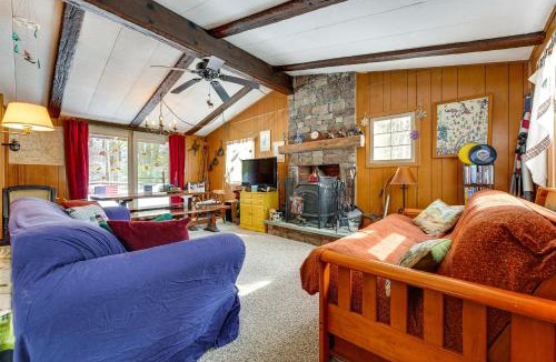Chester House | Hike, Ski & Unwind: Cabin w/Deck in Chester!