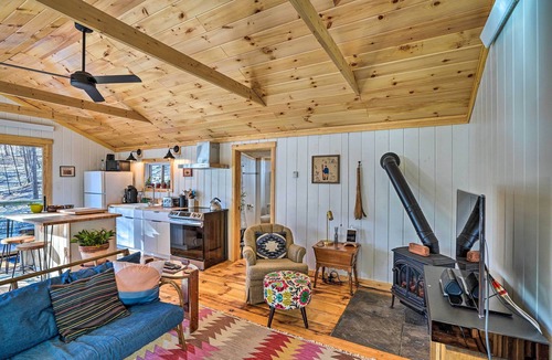 Williamsville Cottage | Hiking Trails On-site: Cozy Falls Brook Cabin