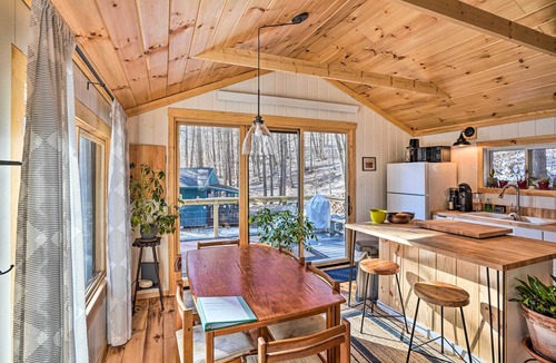 Williamsville Cottage | Hiking Trails On-site: Cozy Falls Brook Cabin
