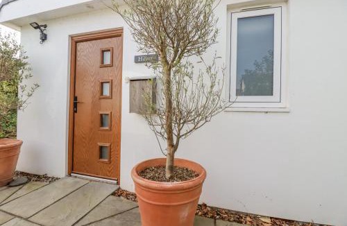 Trevone Apartment | Hilbre