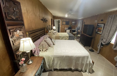 Bandera Apartment | Hilda’s Garage Bandera, TX