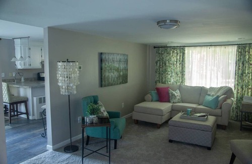 Thompsonville House | Hilda’s Riverside Retreat