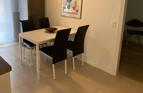 District 4 Apartment | HildaThree