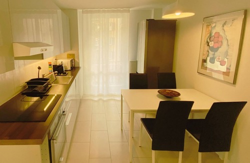 District 4 Apartment | HildaThree