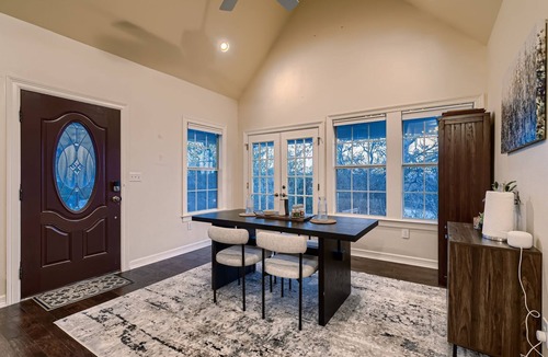 Peyton Brook At Rob Roy Cottage | Hill Country 2BR Wellness Retreat with Pool, Sauna, & Gym