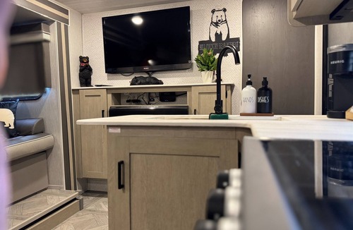 Spring Branch RV Rental | Hill Country Bear Retreat - Minutes from Guadalupe River Nature-Lover’s Hideaway