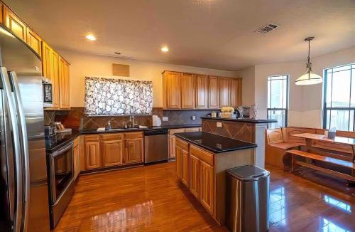 Cedar Park House | Hill Country Beauty in Red Beautiful Large Home! Very Spacious!
