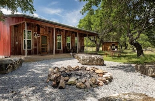 Dripping Springs Cabin | Hill Country Cabin on Private 36 Acres