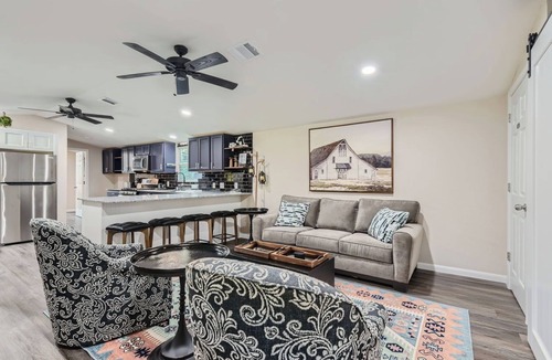 Spicewood Cottage | Hill Country Escape for Couples Sleeps 6