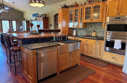 Johnson City House | Hill Country Escape near Wineries, Mae’s Ridge Wedding Venue & P. Falls State Pk