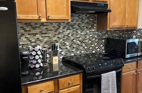 Spanish Oaks Apartment | Hill Country Galleria Getaway! Walk to everything!
