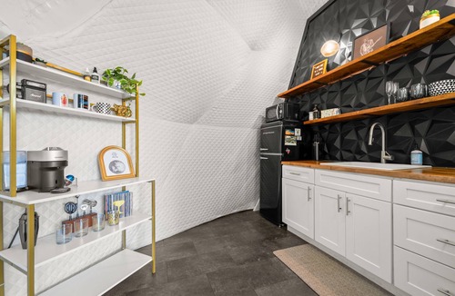 Big Bee Creek Cabin | Hill Country Glamping Dome w/Hot Tub, Gym, Sauna & Cold Plunge