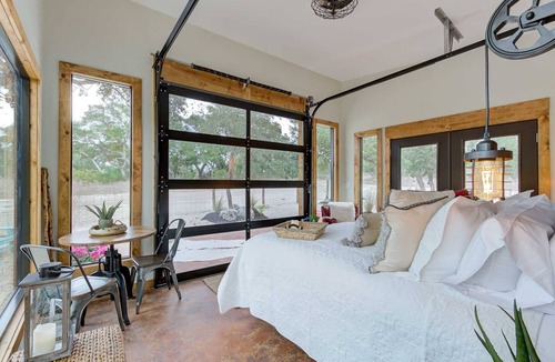 Hondo Cabin | Hill Country Glass House