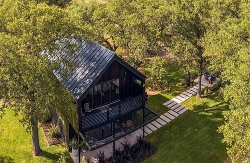 Round Mountain House | Hill Country Hammock Lodge