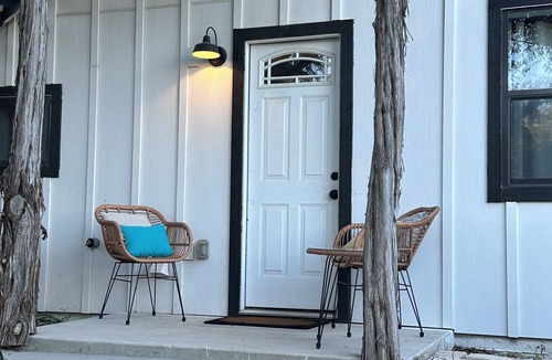 Austin Apartment | Hill Country Haven – Clean & Cozy 2BR Retreat- Newly Reopened!