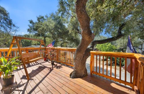 Lakehills Villa | Hill Country Hi View Landing