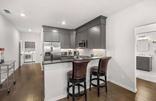 Fredericksburg House | Hill Country Hideout - Cozy 2 bedroom 2 Bath Townhome off of Main Street