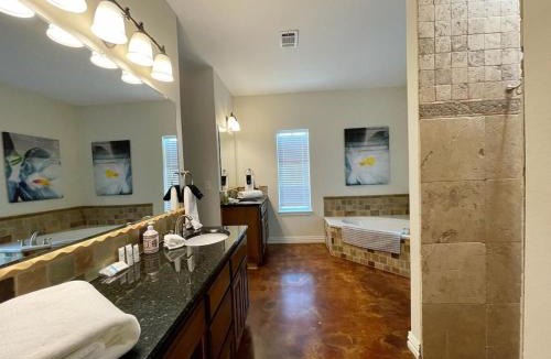 Leander House | Hill Country Hideaway w/pool, firepit, gym-28 miles from Downtown!