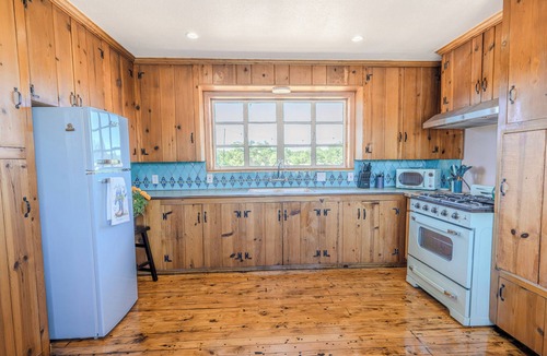 Fredericksburg House | Hill Country Home w/Hot Tub & Fire Pit/Close To Town