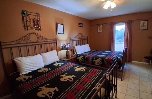 Buchanan Dam Hotel | Hill Country Lodge and Mini Storages