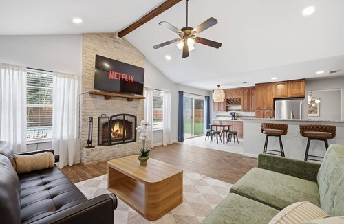 Universal City House | Hill Country Luxe Oasis + Pool