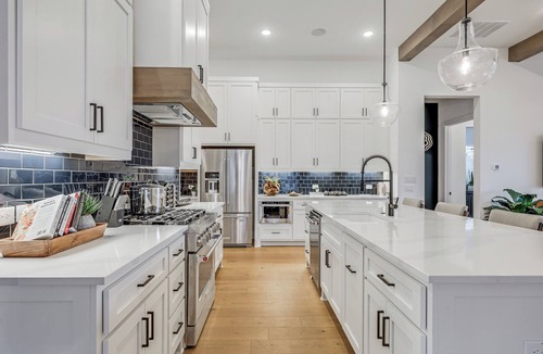 Lago Vista House | Hill Country Model Retreat! Pools-Pickleball/Courts-Fitness-UPGRADED GOLF CART!