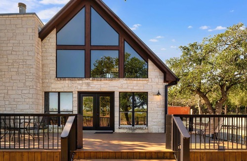 Round Mountain House | Hill Country Oaks Vineyard House