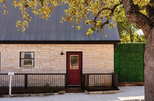 Round Mountain House | Hill Country Oaks Vineyard House