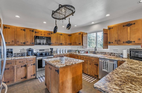 Austin House | Hill Country Retreat Hot Tub, Weddings, Sleeps 14!