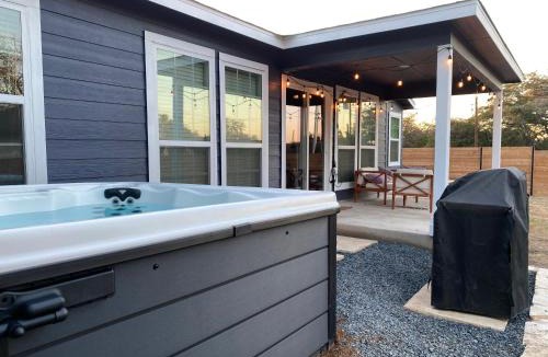 Lago Vista House | Hill Country Retreat