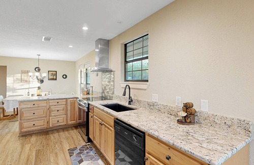 Pipe Creek House | Hill Country Views & Patio: Private Home