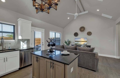 Fredericksburg Condo | Hill Country Wine Hideaway
