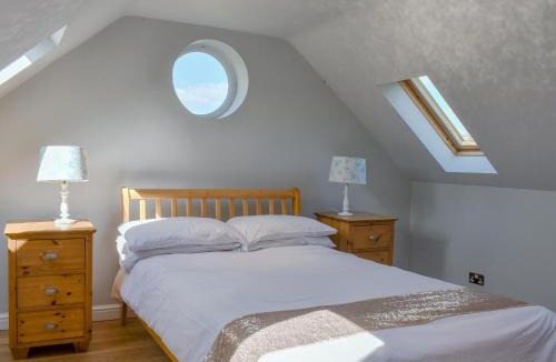 Chittering House | Hill Farm Cottage